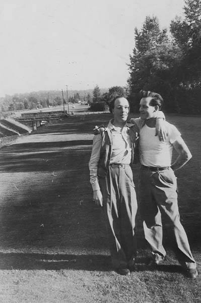 Download the full-sized image of Jack Starr and Bill Scott standing in a park