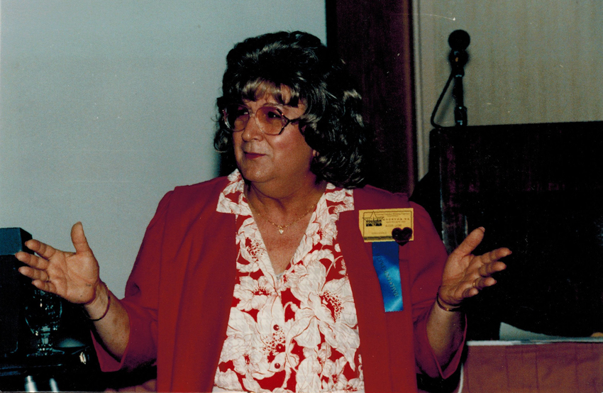 Download the full-sized image of Alison Laing Speaks at IFGE Houston 1992