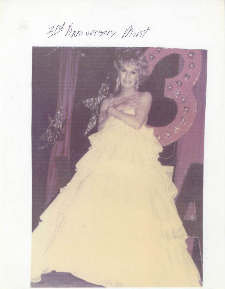 Download the full-sized image of Vicki Marlane 3rd Anniversary at Mint