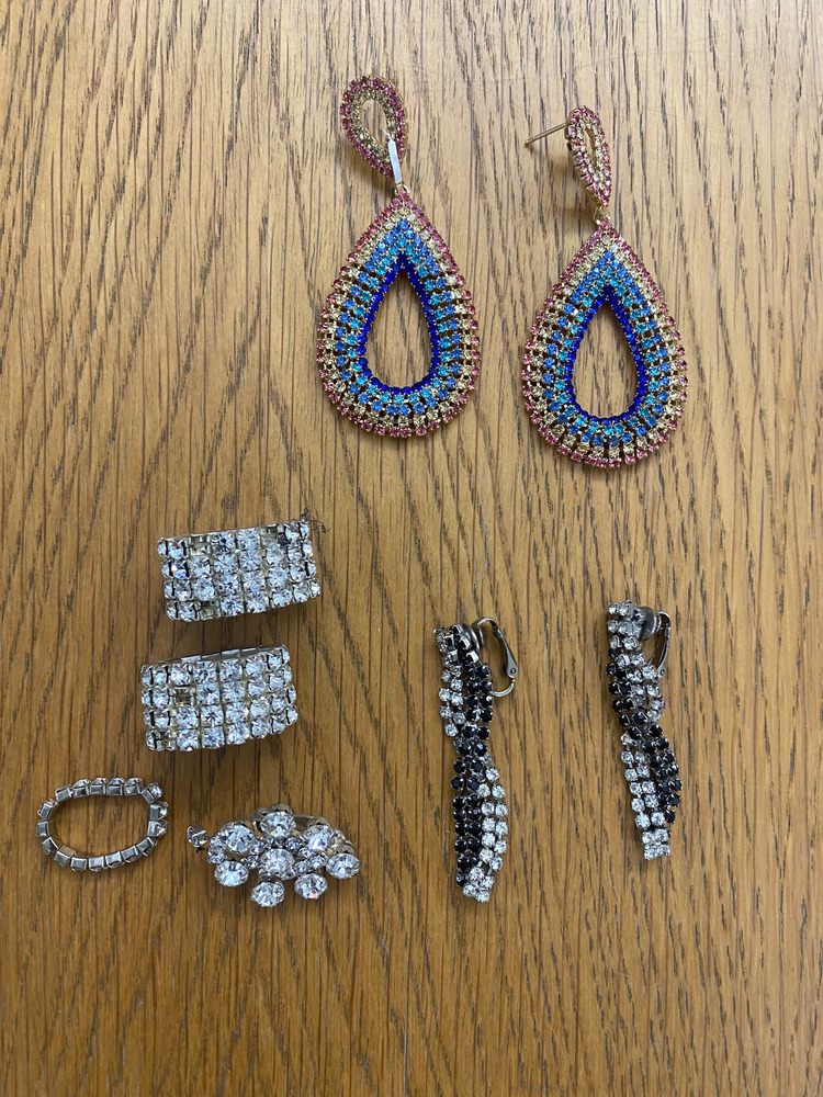 Download the full-sized PDF of Photo of Jewelry Collection