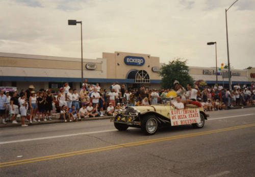 Download the full-sized image of Houston Gay Pride parade