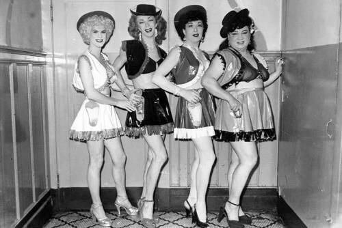 Download the full-sized image of Billy DeVoe, Robin Raye, Jackie Starr and Hotcha Hinton dressed as cowgirls