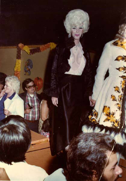 Download the full-sized image of Johnnie at a glamour contest