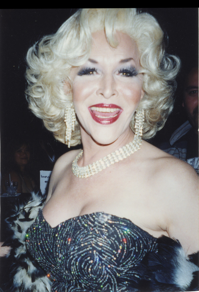 Download the full-sized image of Photo of Unknown Queen in Blonde Wig