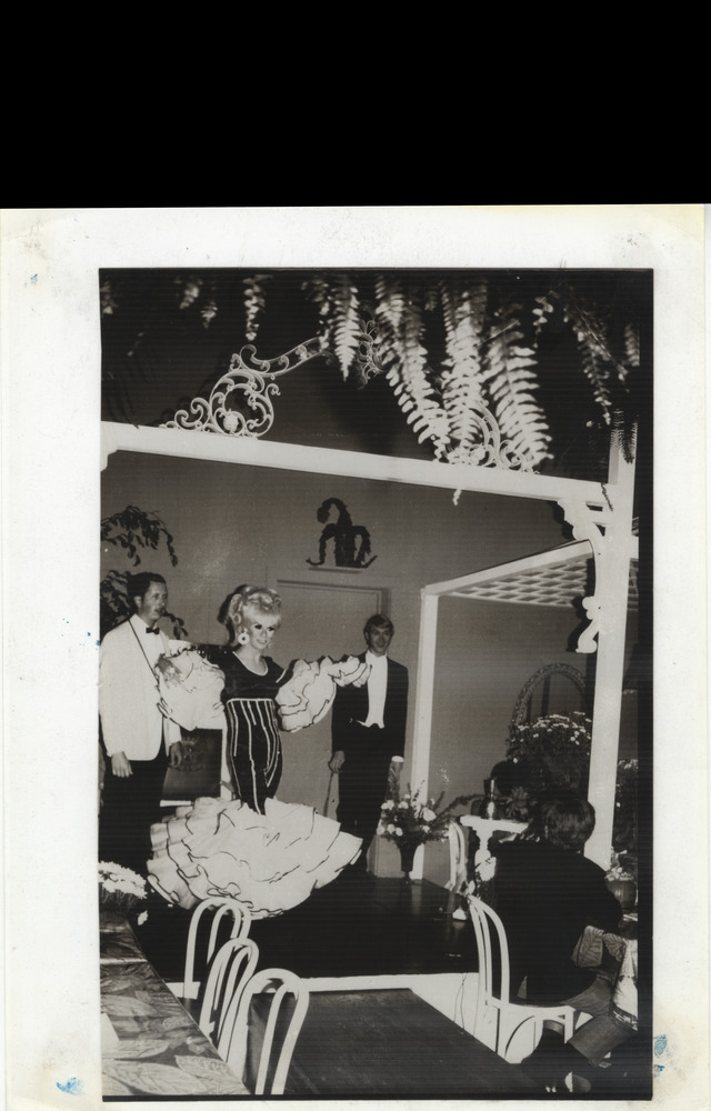 Download the full-sized image of Photo of Unknown Queen Walking on Stage