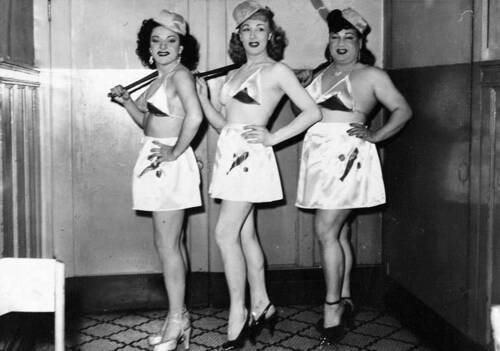 Download the full-sized image of Tonya Del Raye, Jackie Starr and Hotcha Hinton dressed for the baseball routine