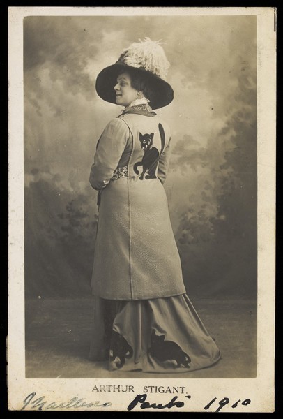Download the full-sized image of Arthur Stigant in drag. Photographic postcard, 1910 (?).