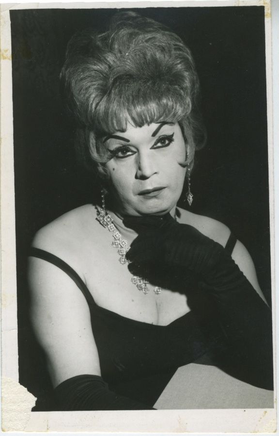 Download the full-sized image of Photograph of Unknown Queen in Eyeliner