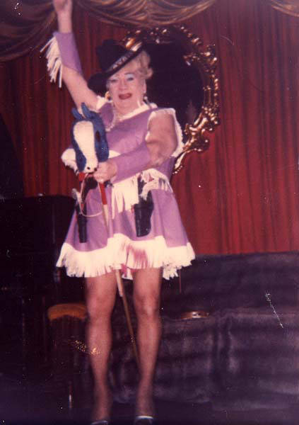 Download the full-sized image of Hotcha Hinton performing with a hobby horse
