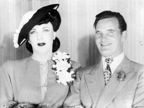 Download the full-sized image of Wedding photo of Jackie Starr and Bill Scott