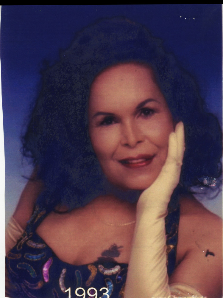 Download the full-sized image of Photo of Felicia in White Gloves